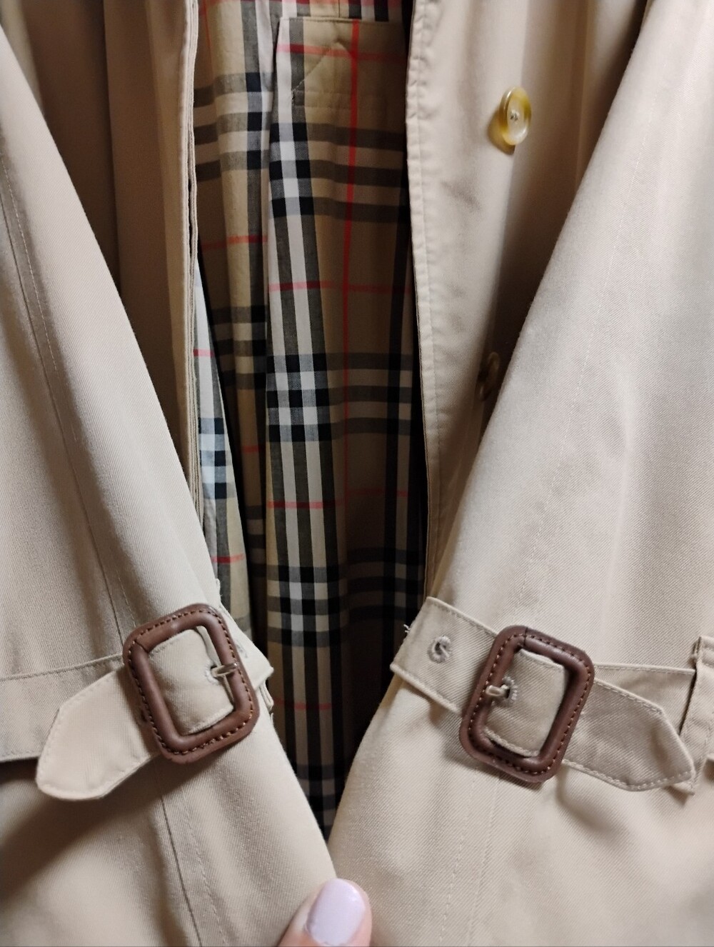 Vintage Burberry Classic Beige Trench Coat Single Breasted with Belt - Picture 10 of 14